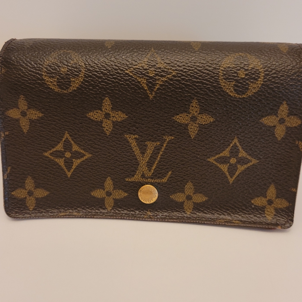 LOUIS VUITTON